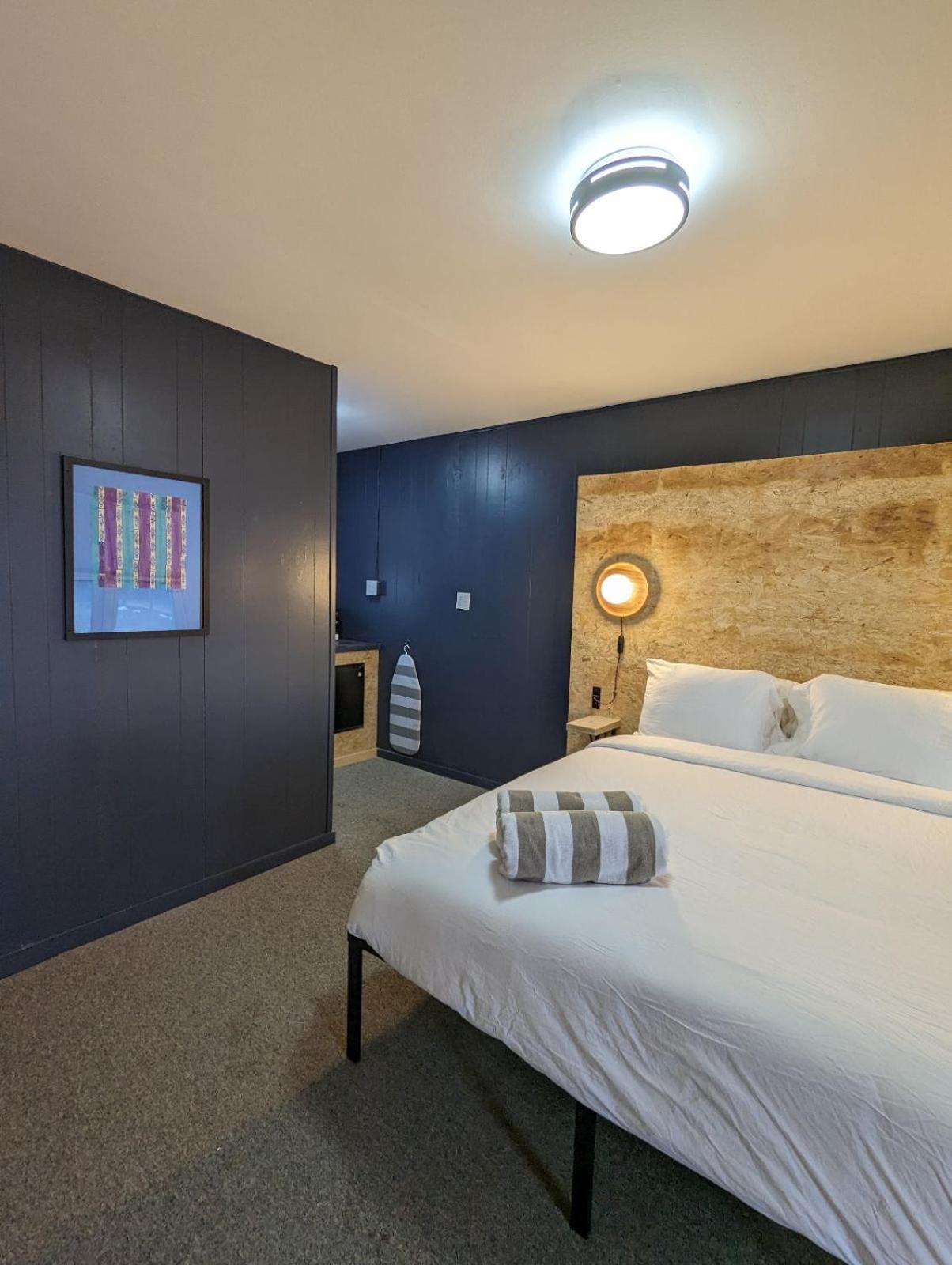 The Brooks Motel Hillsdale ภายนอก รูปภาพ